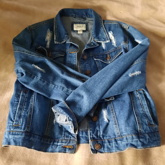 Forever 21 distressed denim jacket slightly cropped us large - Picture 2 of 6